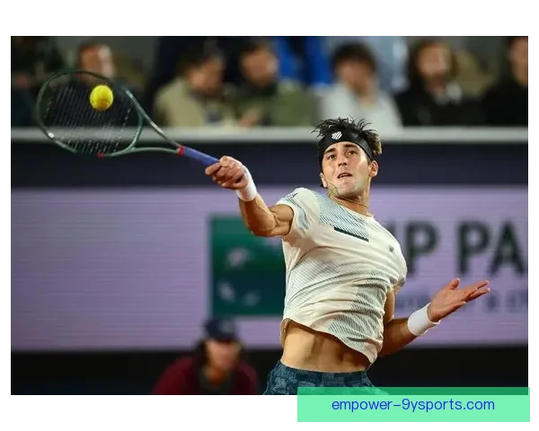 世界网球名将纷纷亮相新赛季首战 赛场激烈竞争展现豪强风采