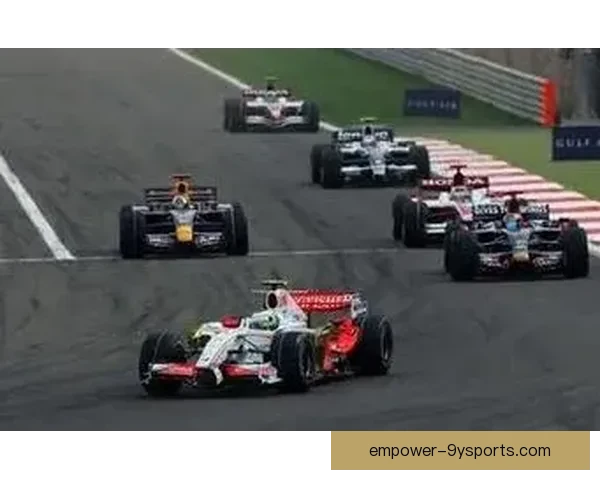 F1赛场风云再起车队博弈升级车手争冠悬念与技术革新并行前景展望