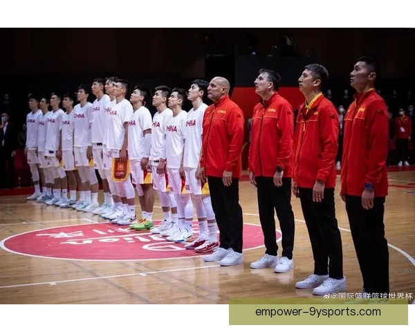 中国男篮迎战强敌备战世界杯 精英球员齐聚展现团队新气象